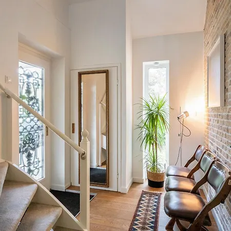 The Oasis Charming Family With Garden And Private Parking بيت للعطل