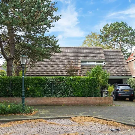 Feriehus The Oasis Charming Family With Garden And Private Parking