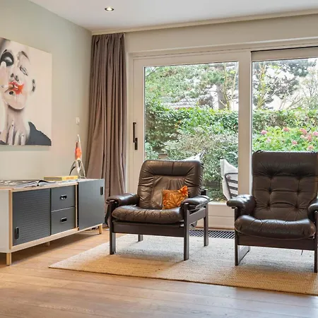 Vakantiehuis The Oasis Charming Family With Garden And Private Parking