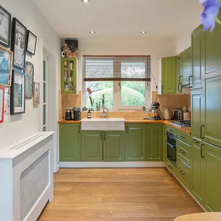 Vakantiehuis The Oasis Charming Family With Garden And Private Parking Zandvoort