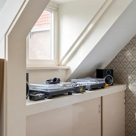 Vakantiehuis The Oasis Charming Family With Garden And Private Parking