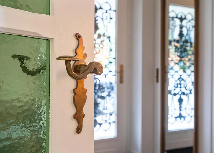 The Oasis Charming Family With Garden And Private Parking 度假居 *