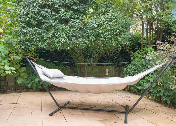 The Oasis Charming Family With Garden And Private Parking