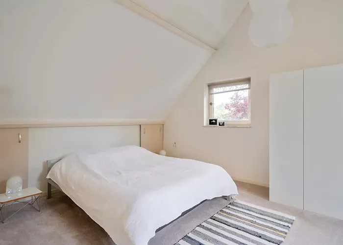 The Oasis Charming Family With Garden And Private Parking 度假居 *