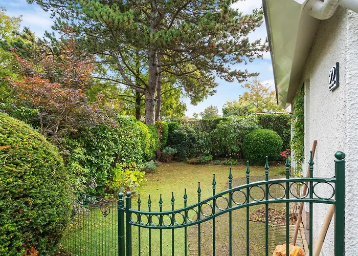 Nyaraló The Oasis Charming Family With Garden And Private Parking