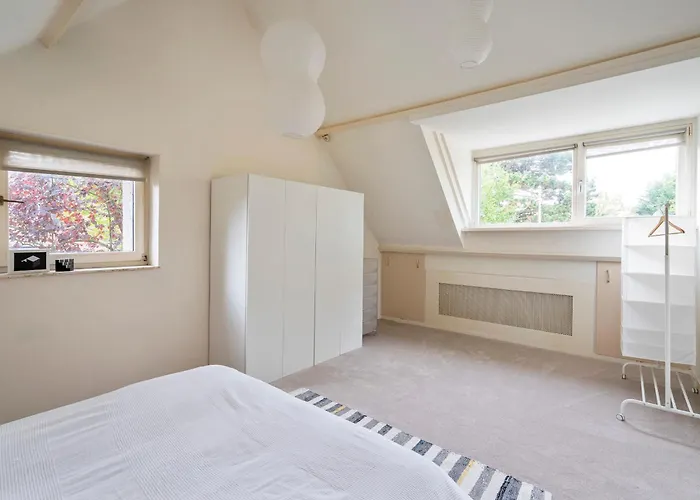 The Oasis Charming Family With Garden And Private Parking * Zandvoort